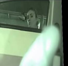 Public in front of women bus 004 | sexo em publico |sexo na rua